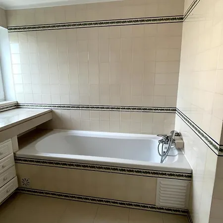 Spacious In Sunny Minutes To Daire Lourinhã