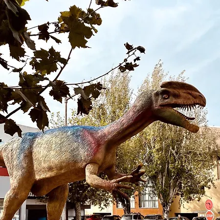 Daire Spacious In Sunny Minutes To *