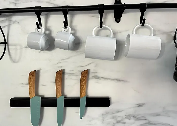 아파트 Spacious In Sunny Minutes To 로리냐