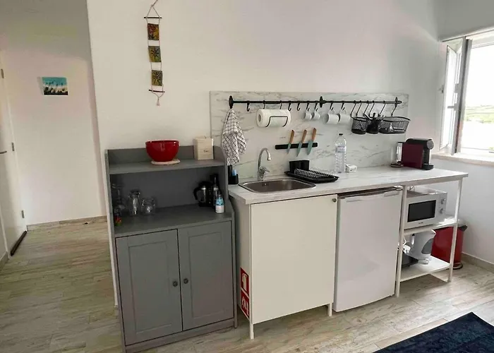 Spacious In Sunny Minutes To 로리냐