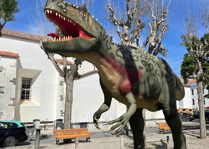 Spacious In Sunny Minutes To 아파트