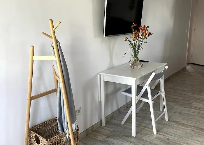 Apartment Spacious In Sunny Minutes To Lourinha (Lisbon)