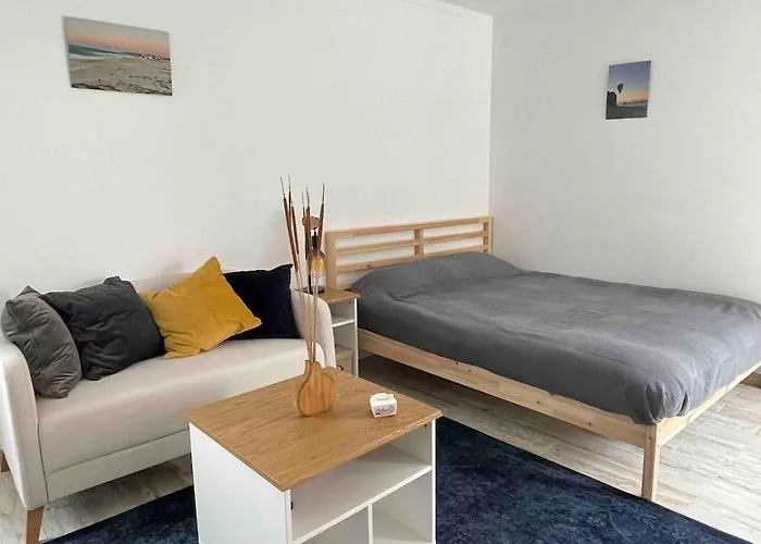 Spacious In Sunny Minutes To Apartmán